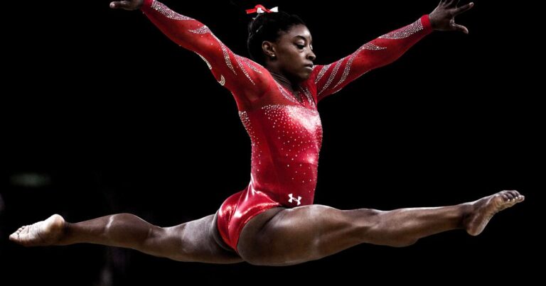 urlhttps3A2F2Fcalifornia times brightspot.s3.amazonaws.com2F402F992Fbb08b9b6476b851315938763f4482Fsimone biles rising s1 pho10922649 jpg simone biles rising s1 pho10922649