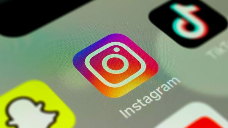 instagram icon ios closeup