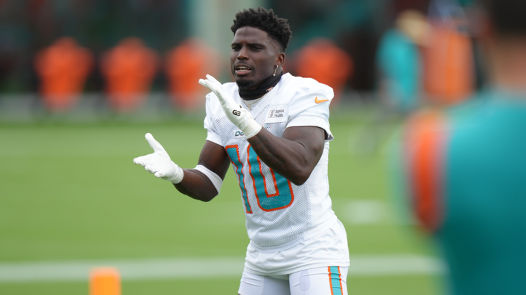 tyreek hill dolphins clap g