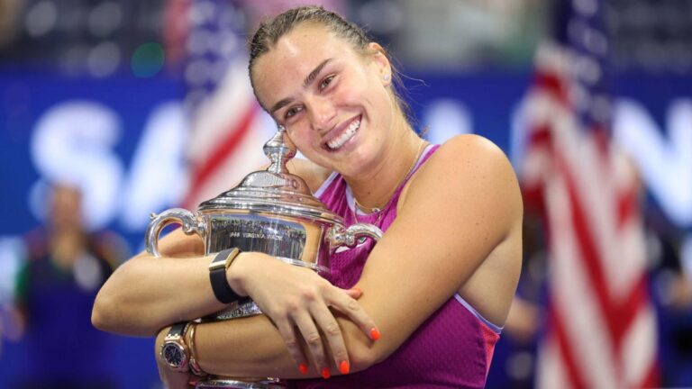 aryna sabalenka us open trophy