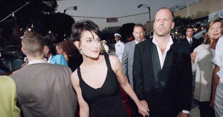 urlhttps3A2F2Fcalifornia times brightspot.s3.amazonaws.com2Fce2F052F20e3c6004f98875f389f6645c04d2Factress demi moore with her husband actor bruce willis aphs271786